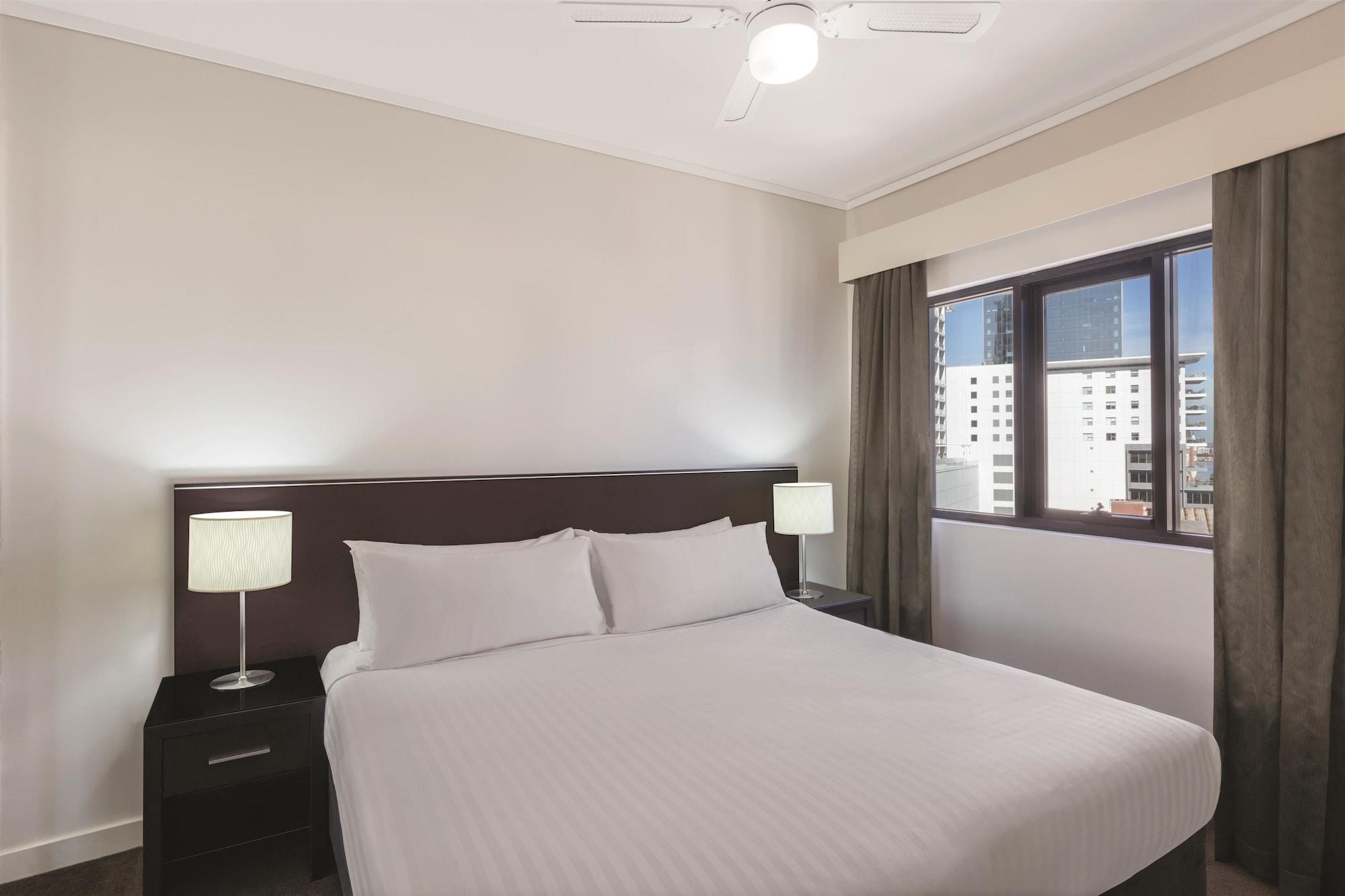 Adina Apartment Hotel Perth Barrack Plaza Bagian luar foto